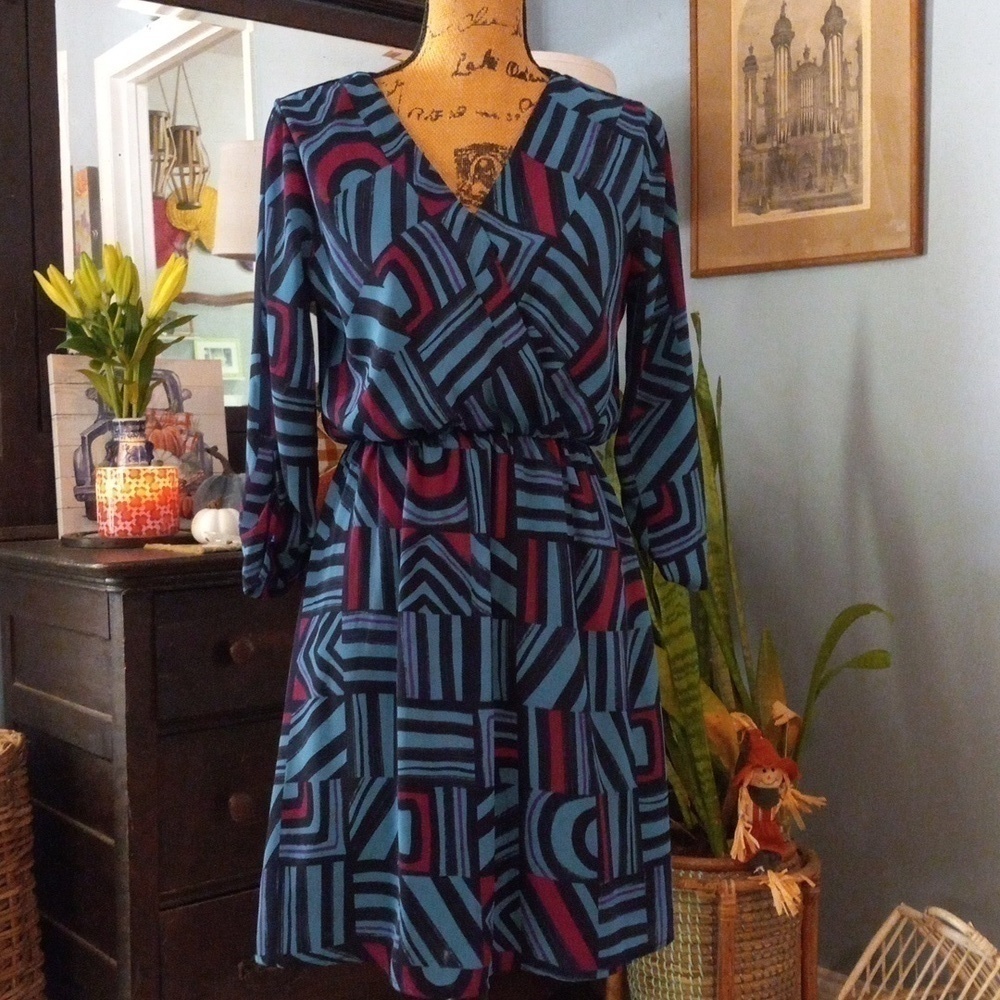 Everly Blue & Fuchsia Graphic Block Print Roll Up Sleeve Pull On Mini Dress